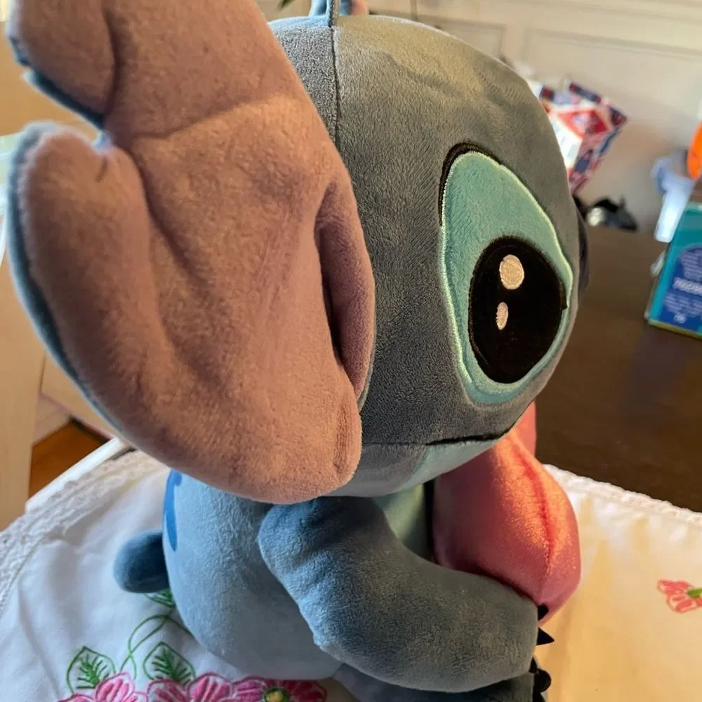 Disney Lilo and Stitch Light Up Heart 13 inch Plush Stitch